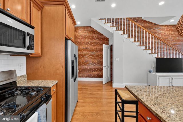251 8TH ST NE, Washington, DC 20002