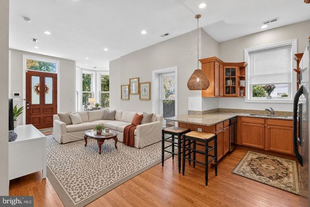 251 8TH ST NE, Washington, DC 20002