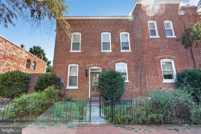 251 8TH ST NE, Washington, DC 20002