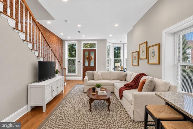 251 8TH ST NE, Washington, DC 20002
