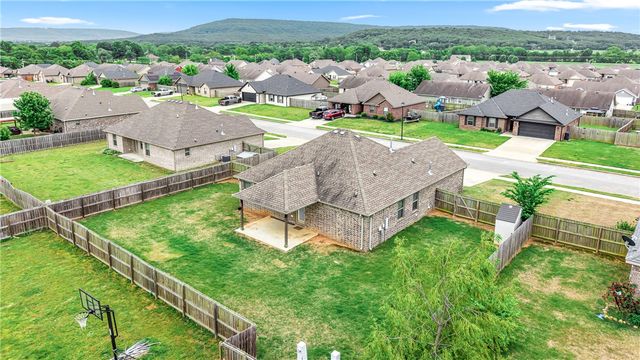 1280 General McCrae Drive, Prairie Grove, AR 72753
