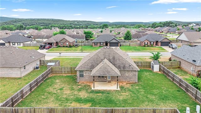 1280 General McCrae Drive, Prairie Grove, AR 72753
