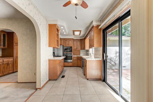 4765 Kennedy Ct, Rocklin, CA 95677