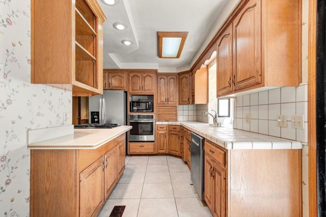 4765 Kennedy Ct, Rocklin, CA 95677