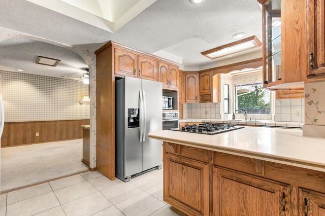 4765 Kennedy Ct, Rocklin, CA 95677