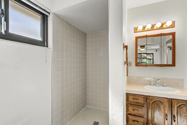 4765 Kennedy Ct, Rocklin, CA 95677