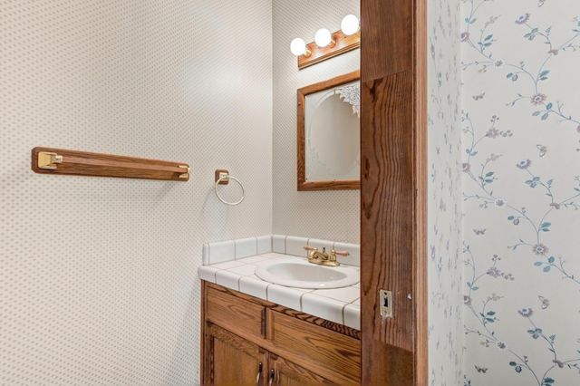 4765 Kennedy Ct, Rocklin, CA 95677