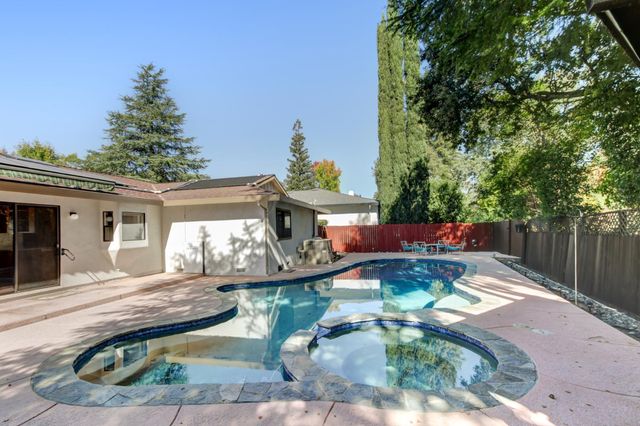 4765 Kennedy Ct, Rocklin, CA 95677
