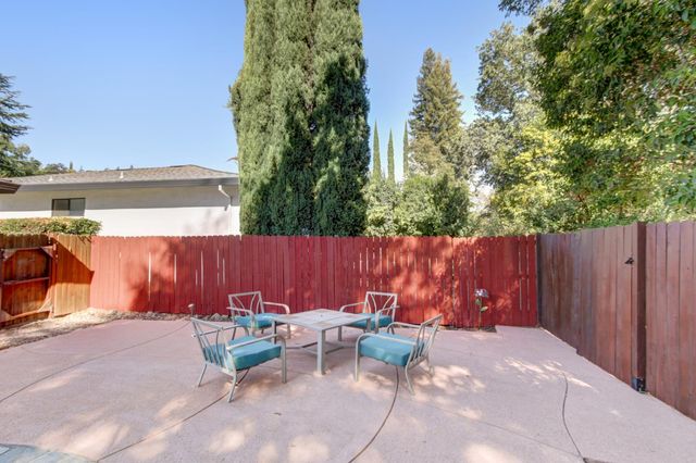 4765 Kennedy Ct, Rocklin, CA 95677