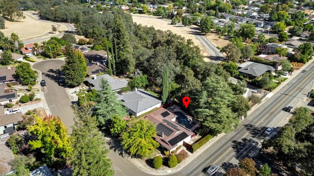 4765 Kennedy Ct, Rocklin, CA 95677