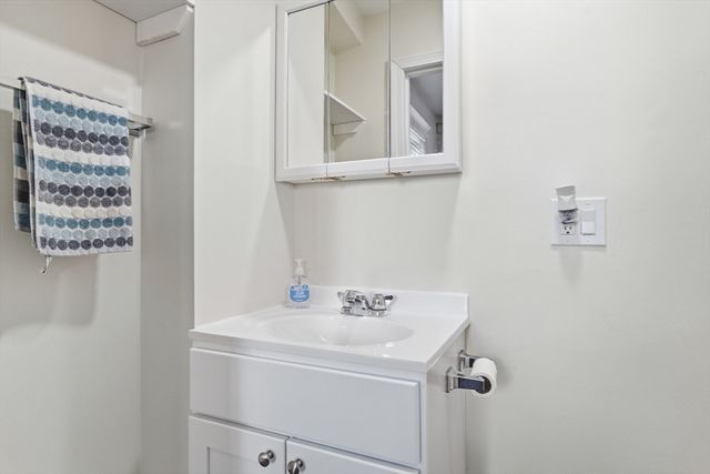 53 Dungeon Ave, Lynn, MA 01905