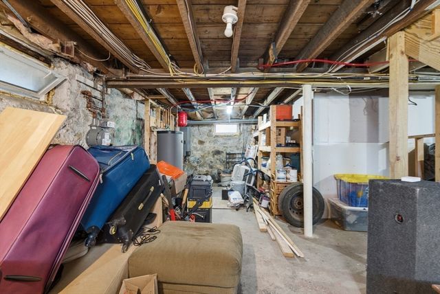 53 Dungeon Ave, Lynn, MA 01905