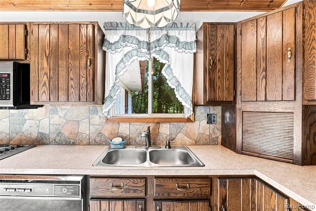 1905 Justice Drive, Ortonville, MI 48462
