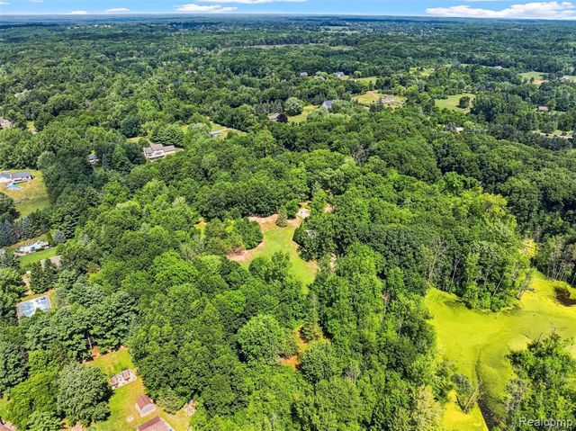 1905 Justice Drive, Ortonville, MI 48462