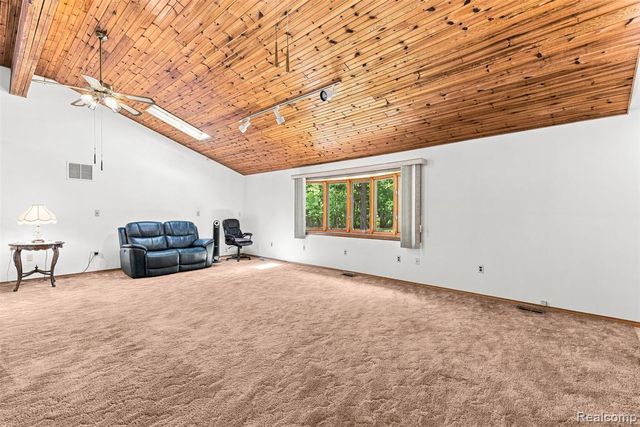 1905 Justice Drive, Ortonville, MI 48462
