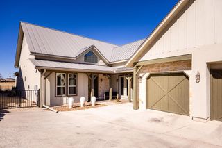 3200 #8 Pinnacle Club Dr, Kerrville, TX 78028