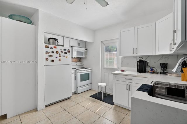 5925 SW 64th St, South Miami, FL 33143