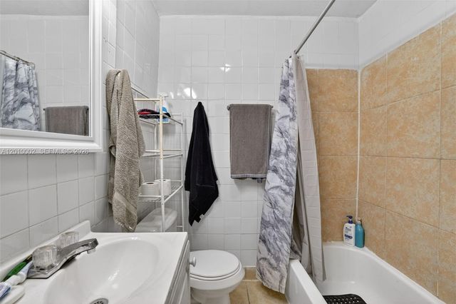 5925 SW 64th St, South Miami, FL 33143