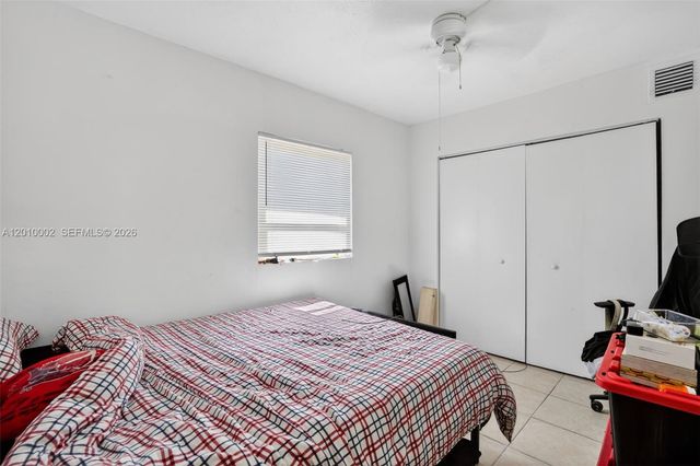 5925 SW 64th St, South Miami, FL 33143