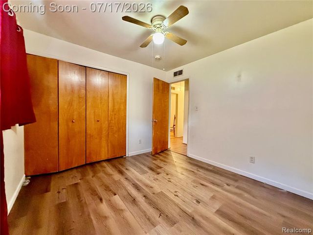 18341 Colgate Street, Dearborn Heights, MI 48125