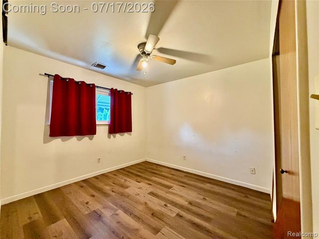 18341 Colgate Street, Dearborn Heights, MI 48125