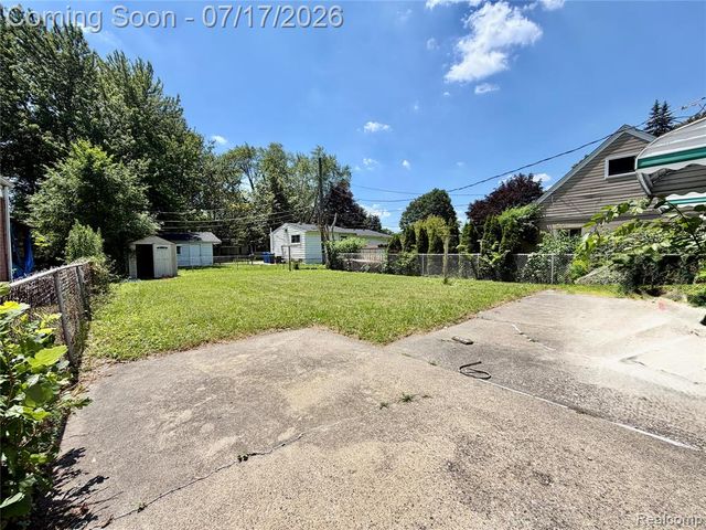 18341 Colgate Street, Dearborn Heights, MI 48125