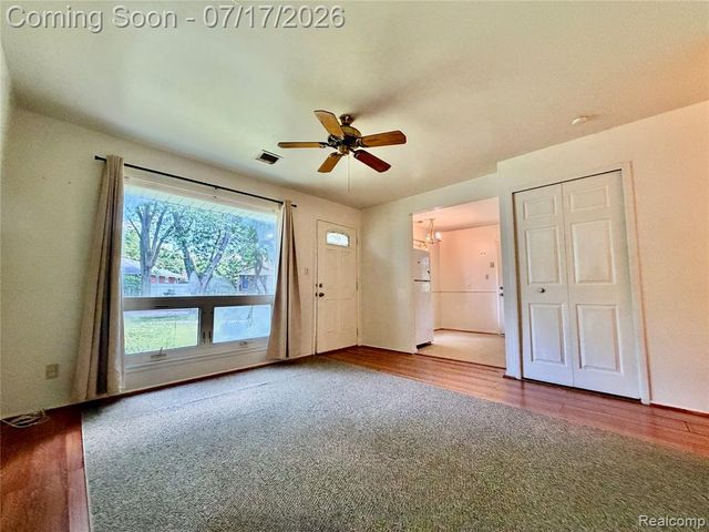 18341 Colgate Street, Dearborn Heights, MI 48125