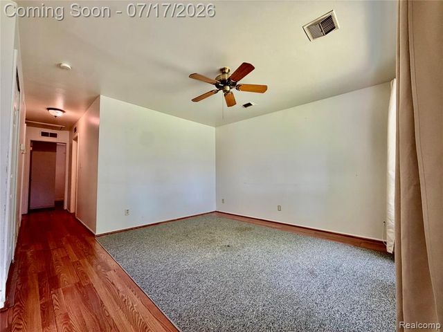 18341 Colgate Street, Dearborn Heights, MI 48125