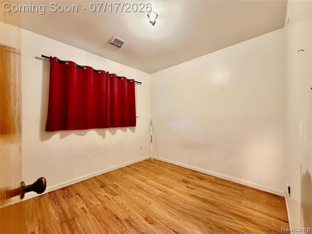 18341 Colgate Street, Dearborn Heights, MI 48125