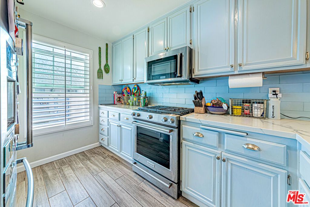 Image 12 of property listing at 415 Townsquare Lane 325, Huntington Beach, CA 92648