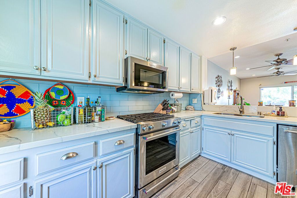 Image 13 of property listing at 415 Townsquare Lane 325, Huntington Beach, CA 92648