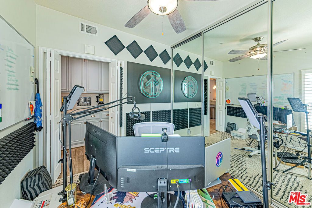 Image 27 of property listing at 415 Townsquare Lane 325, Huntington Beach, CA 92648