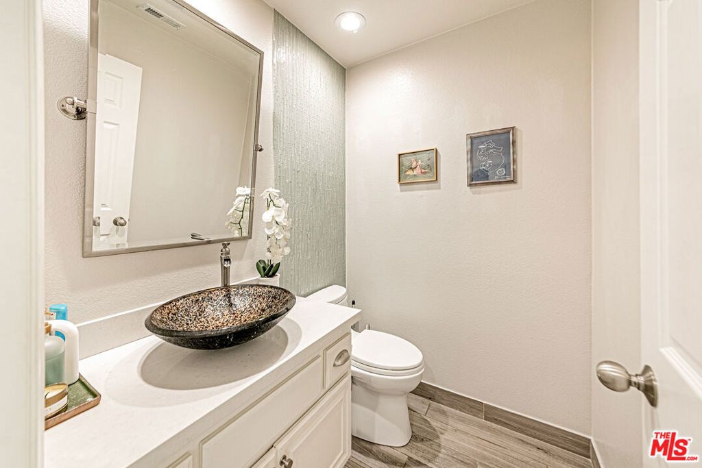 Image 28 of property listing at 415 Townsquare Lane 325, Huntington Beach, CA 92648