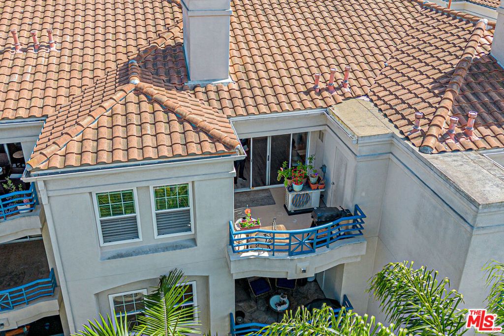 Image 31 of property listing at 415 Townsquare Lane 325, Huntington Beach, CA 92648