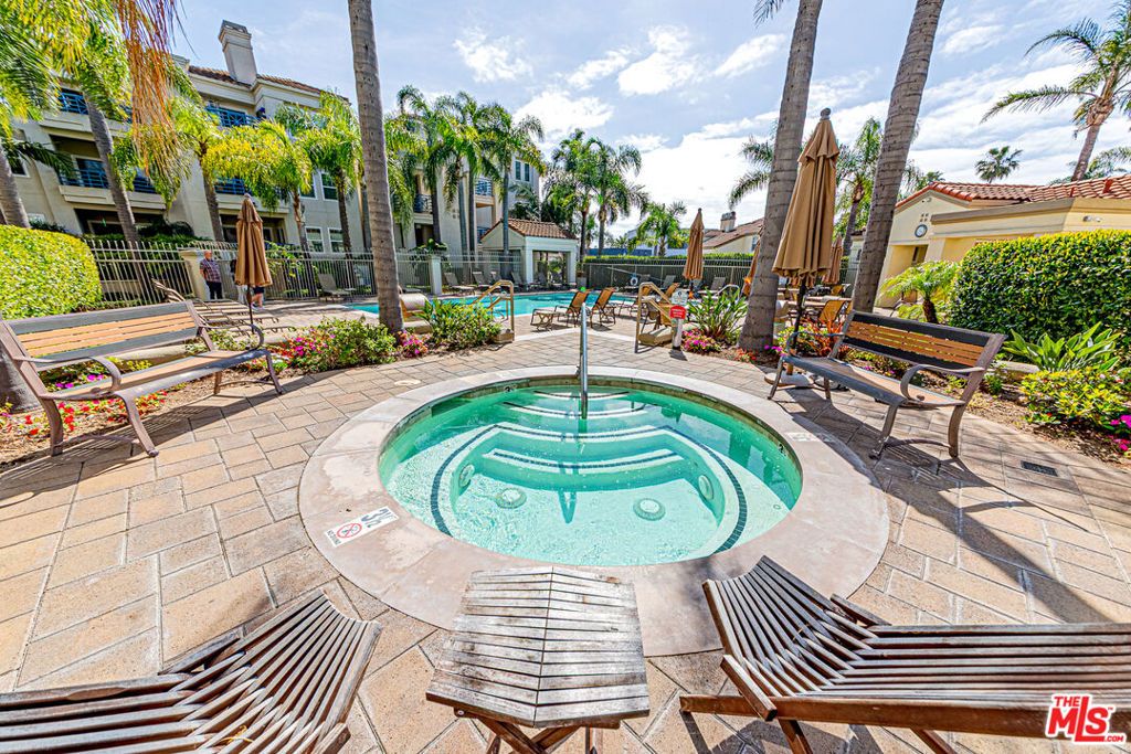 Image 35 of property listing at 415 Townsquare Lane 325, Huntington Beach, CA 92648