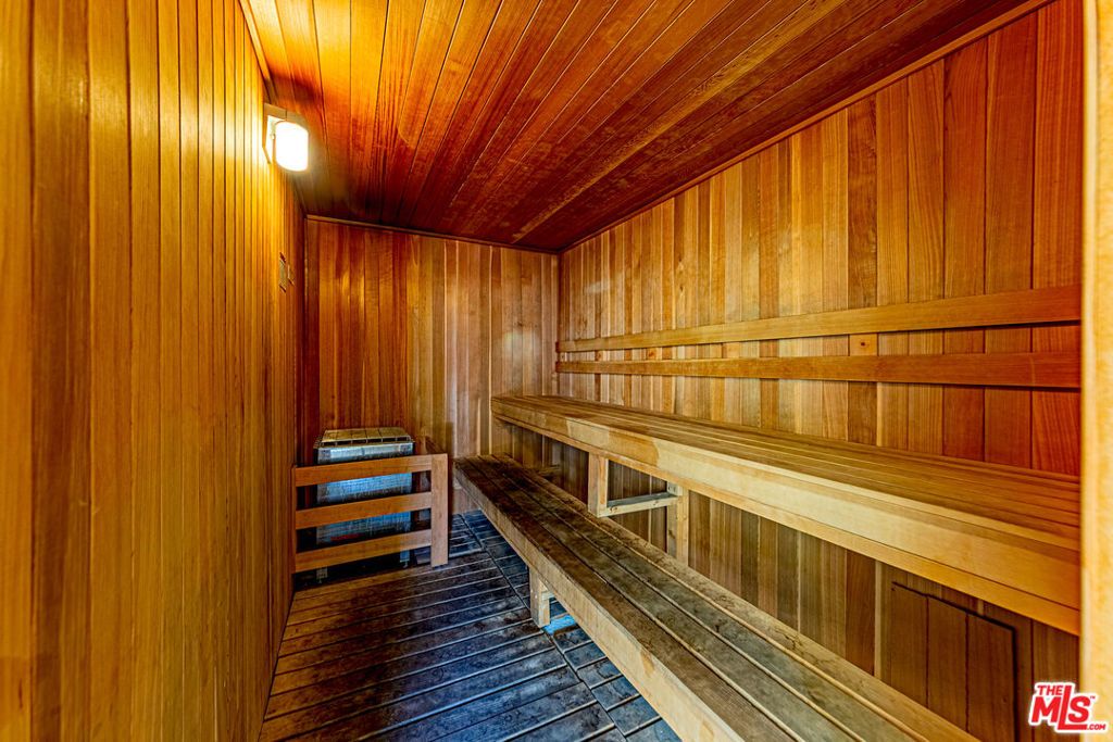 Image 36 of property listing at 415 Townsquare Lane 325, Huntington Beach, CA 92648