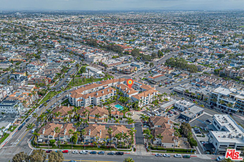 Image 50 of property listing at 415 Townsquare Lane 325, Huntington Beach, CA 92648