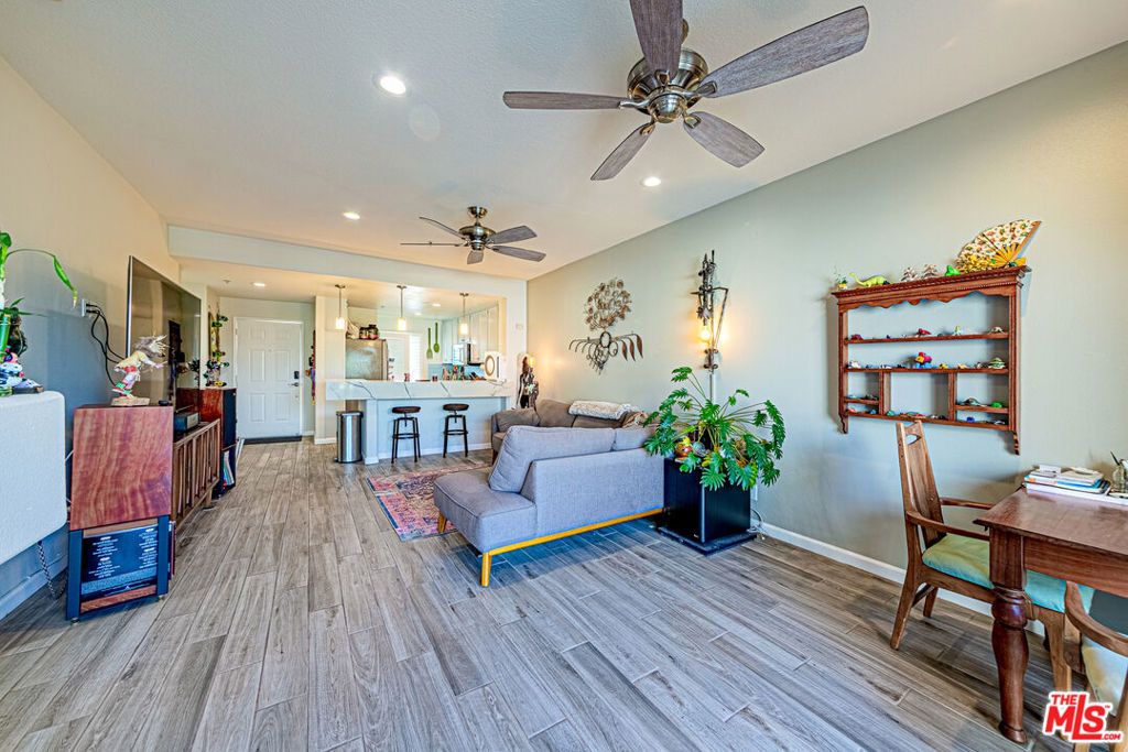 Image 7 of property listing at 415 Townsquare Lane 325, Huntington Beach, CA 92648