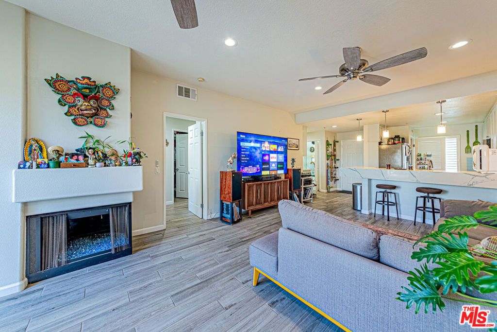 Image 8 of property listing at 415 Townsquare Lane 325, Huntington Beach, CA 92648