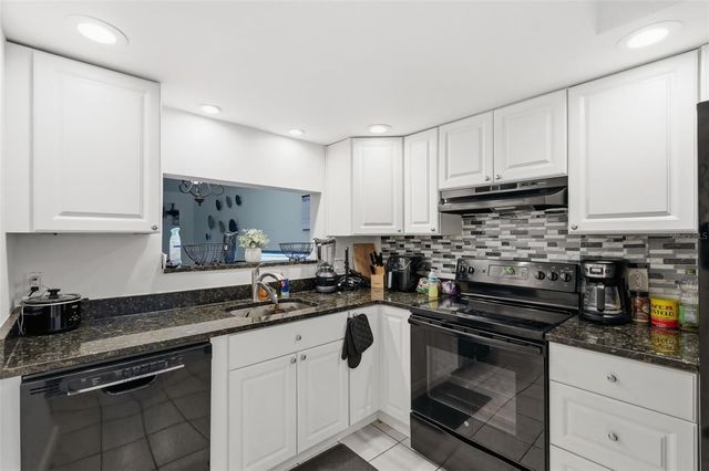 6340 NEWTOWN CIRCLE 40A2, Tampa, FL 33615