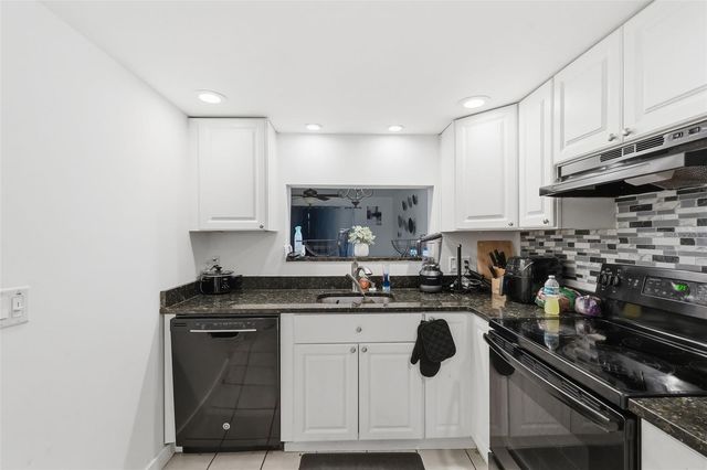 6340 NEWTOWN CIRCLE 40A2, Tampa, FL 33615