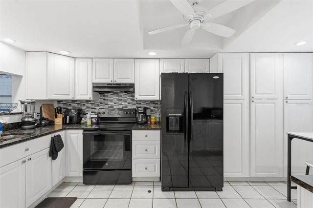 6340 NEWTOWN CIRCLE 40A2, Tampa, FL 33615