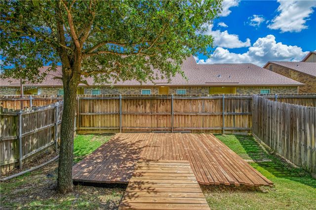 3205 Papa Bear, College Station, TX 77845