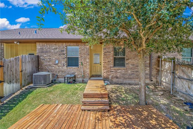 3205 Papa Bear, College Station, TX 77845
