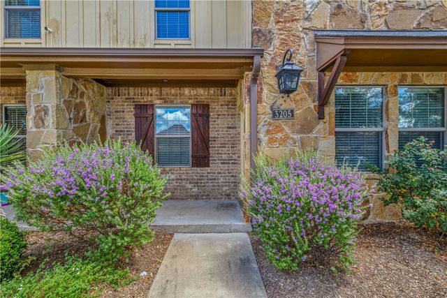 3205 Papa Bear, College Station, TX 77845