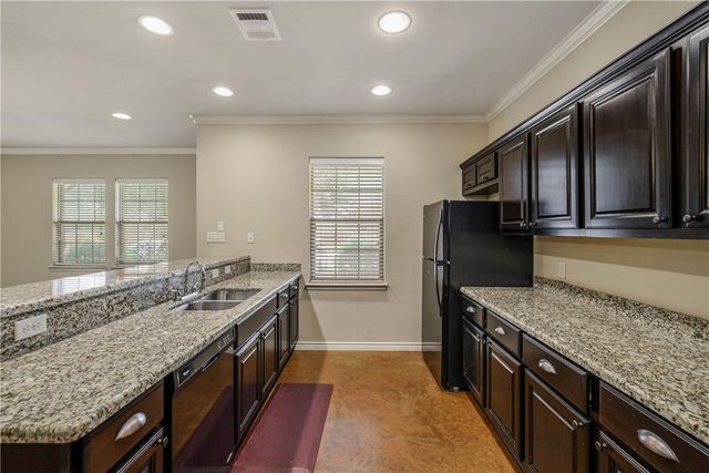 3205 Papa Bear, College Station, TX 77845