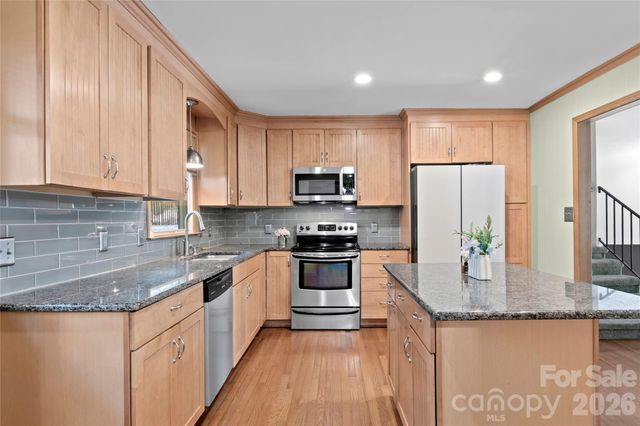 1106 Kelwyn Lane, Lewisville, NC 27023