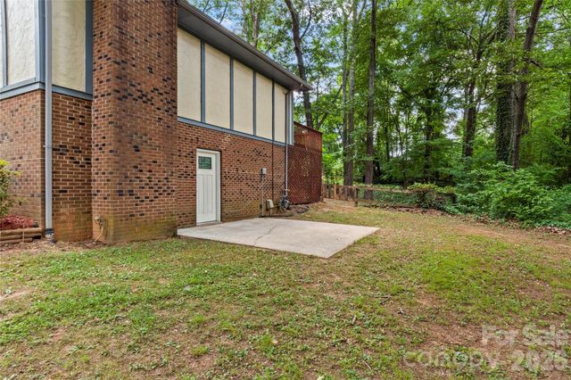 1106 Kelwyn Lane, Lewisville, NC 27023