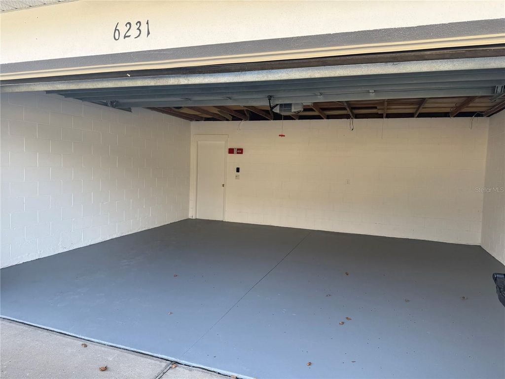 Image 13 of property listing at 6231 S CHICKASAW TRAIL, Orlando, FL 32829