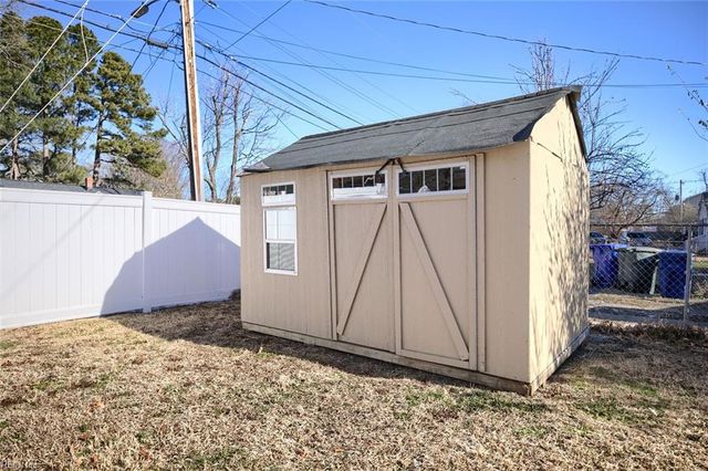 5920 Wickham AVE, Newport News, VA 23605